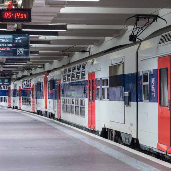Une unité multiple de Z20500 à quatre caisses stationnent en gare de Paris-Nord. Une unité multiple de Z20500 à quatre caisses stationnent en gare de Paris-Nord.